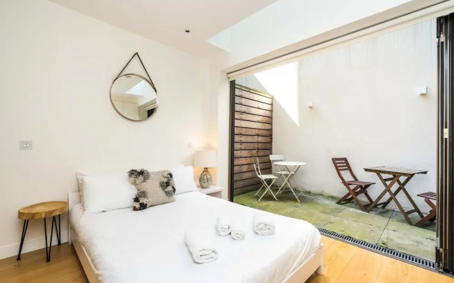 Styled 2bed2bath Duplex + Patio Near Oxford Circus, London