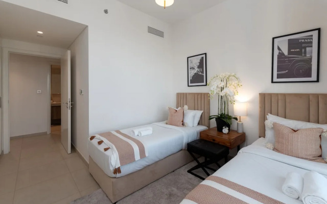 Sleek 2BR at Downtown Close to Dubai Mall