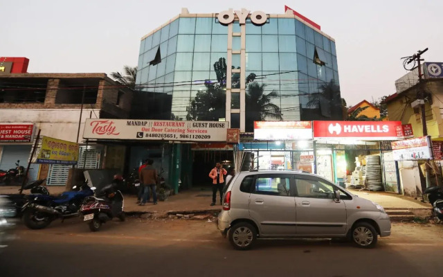 Maa Barabhuja Guest House by OYO Rooms