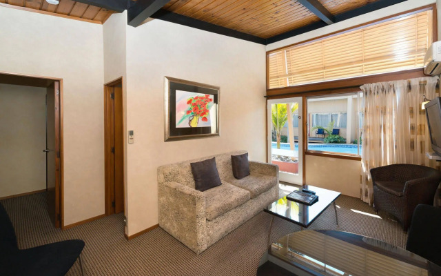 Oasis Beach Motel
