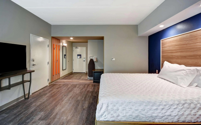 Tru by Hilton Raleigh Durham Airport