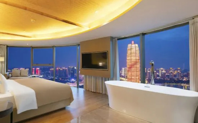 Yanzhu Yishe Guoyun Hotel (Zhengzhou CBD Exhibition Center)