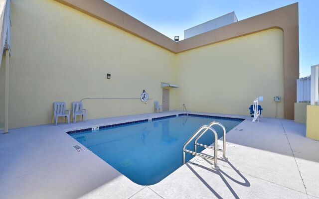 Travelodge by Wyndham Winter Haven