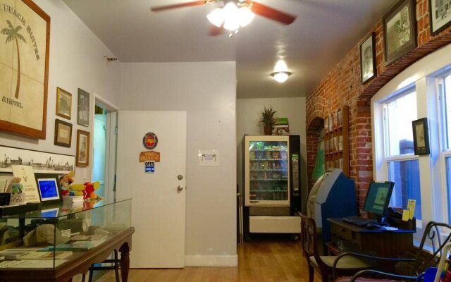 Venice Beach Suites  Hotel