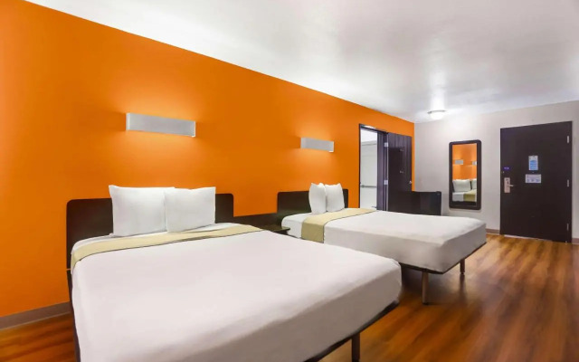 Superstition Inn and Suites