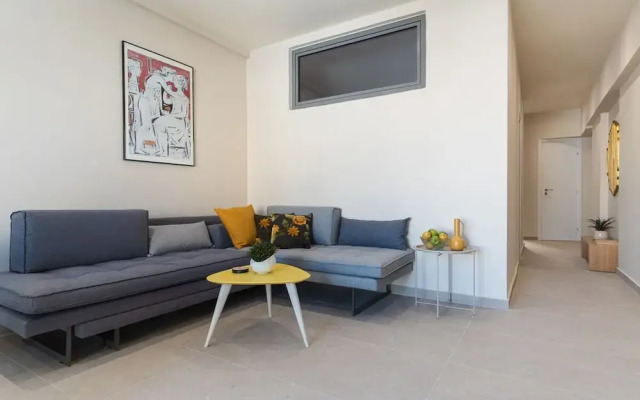 Charming Minimal apt in the Center of Glyfada