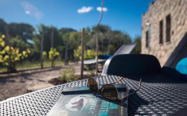 Apartment Doris, Nenadici