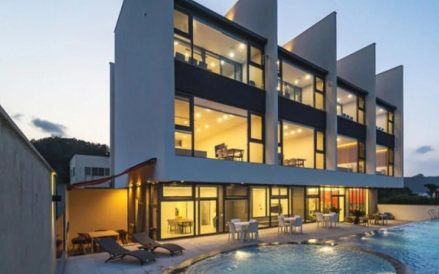 Pohang Red House Ocean Hills Pension