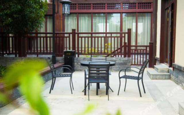 Taihuyuan Holiday Hotel