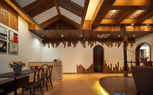 Instant • Audiovisual Homestay (Tianmen Mountain Cableway Station Branch)