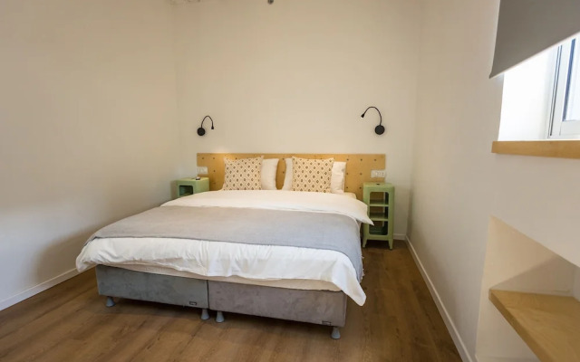 Domus Metro Hotel