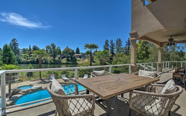 Luxe Getaway w/ Riverfront Views in Grants Pass!