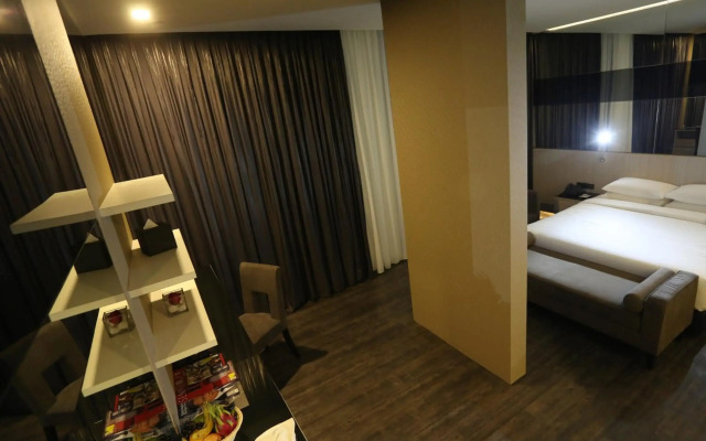 e.City Hotel at OneCity