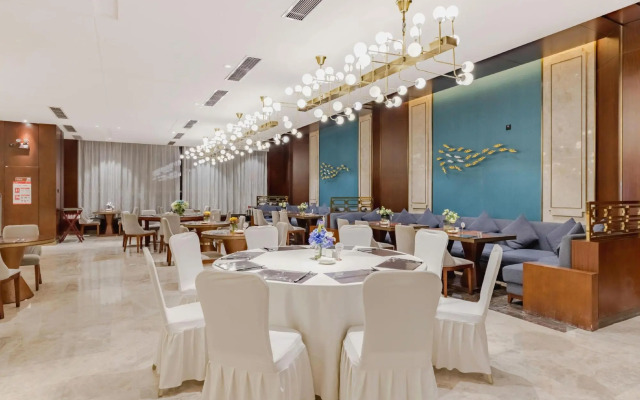 Andeli Hotel