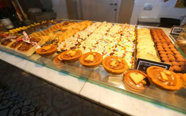 Amalia Bakery Home
