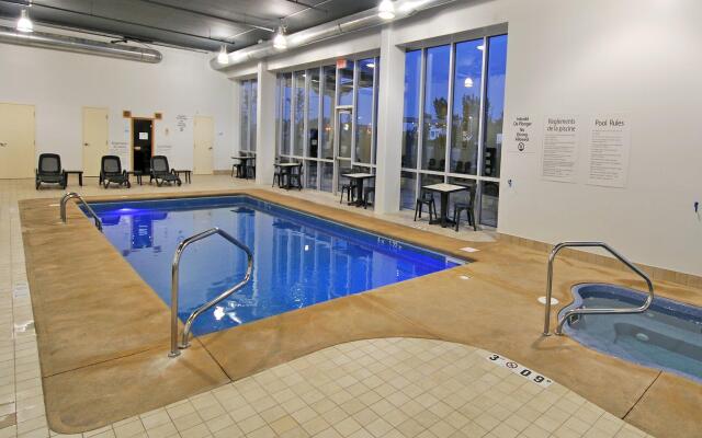 Holiday Inn Hotel & Suites Montreal Airport by IHG