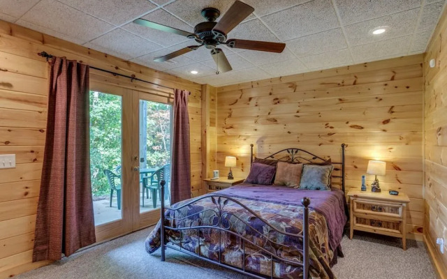 Treetops- Mtn View Cabin near Ocoee River