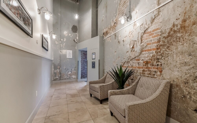 Peaceful Condo Near Bourbon Street