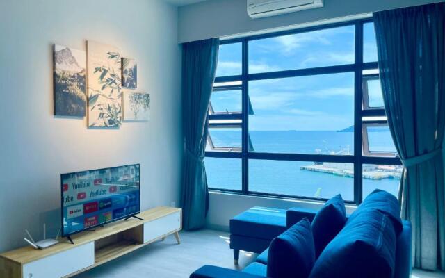 Sunset Seaview Vacation Condos @ Jesselton Quay