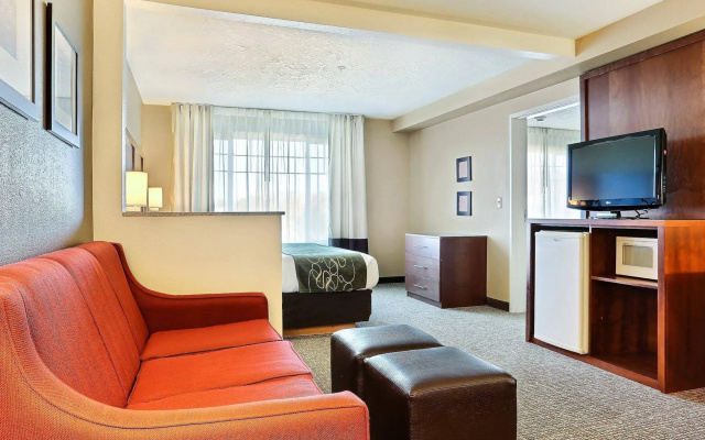 Comfort Suites Airport