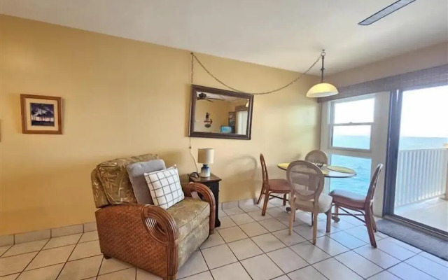 Sea Village #4210 Ocean Front Lanai!