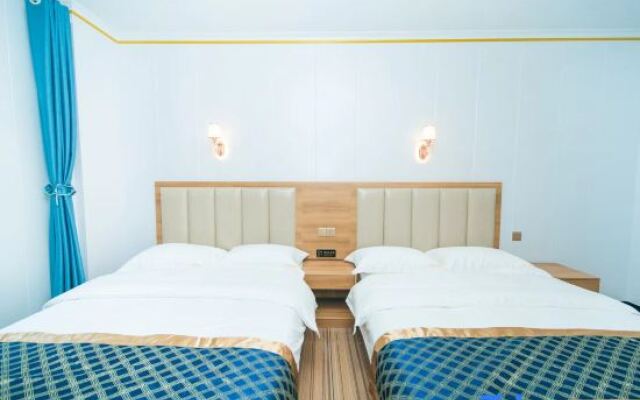 Meicheng Business Hotel (Huanghua International Airport Branch)