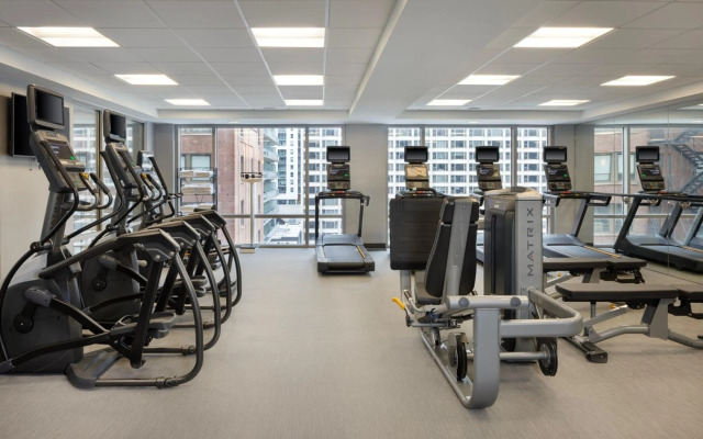 Courtyard by Marriott Chicago Magnificent Mile