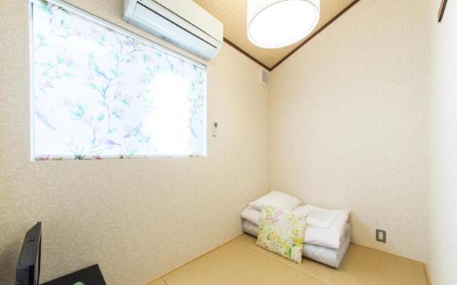 Guesthouse Na-No-Hana - Caters to Women - Hostel