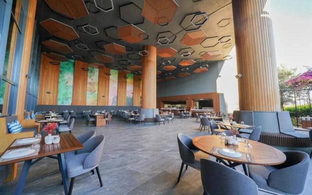 The Norm Collection Door'a