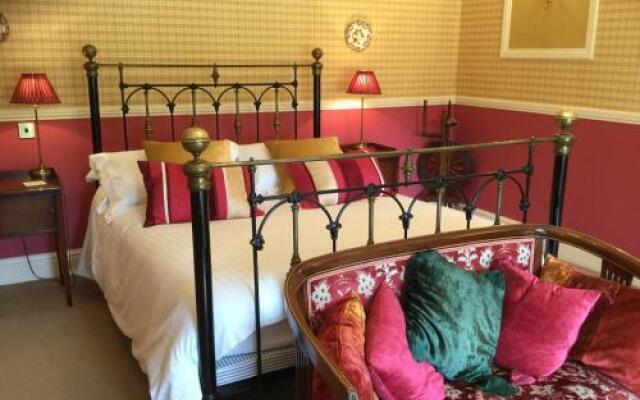 Plas Y Dderwen Bed and Breakfast