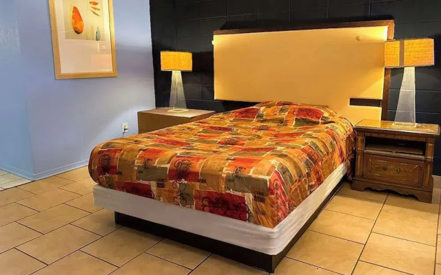 Luxury Inn by OYO Albany