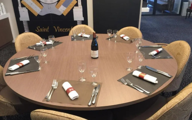 Hostellerie Saint Vincent Beauvais Aéroport