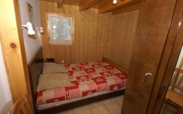 Peaceful Chalet in Les Houches with Garage