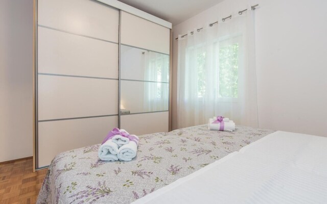 Beautiful Apartment in Vodice With Wifi and 2 Bedrooms