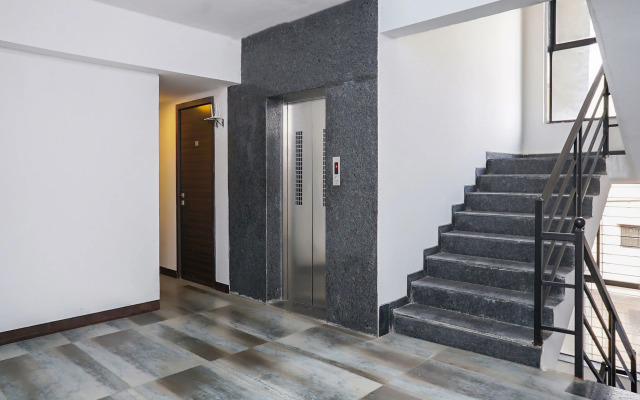 OYO Flagship 24491 Kharadi