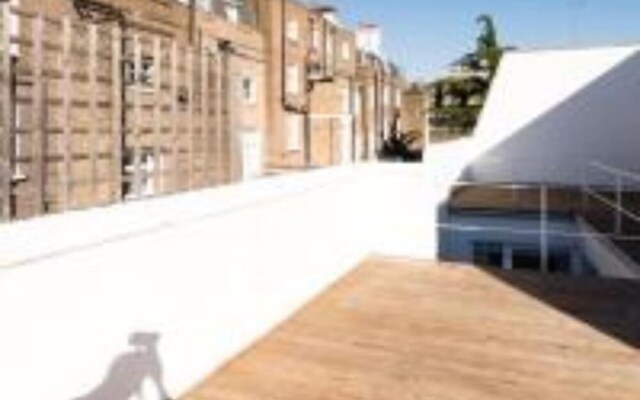 Incredible 4 bedroom family home with roof terrace in Kensington