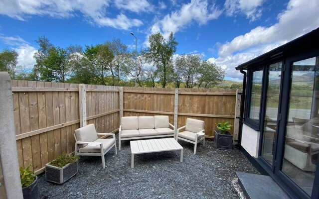 New Modern & Spacious Snowdonia Home - Sleeps 7