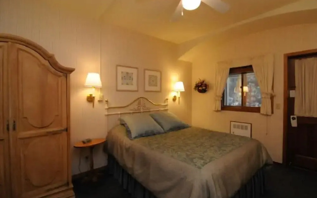 GetAways at Olympic Village Inn