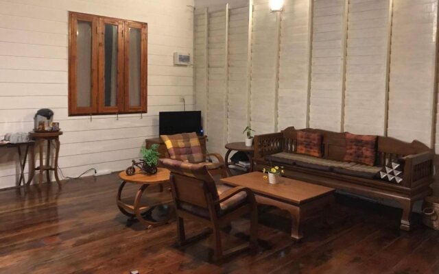 Maa Damnoen B&B