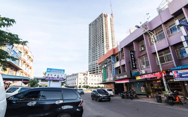 Lovina Inn Nagoya Batam