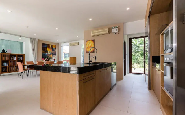 Unique Pool Villa with 5 Bedrooms and Sea View (PM-C1)