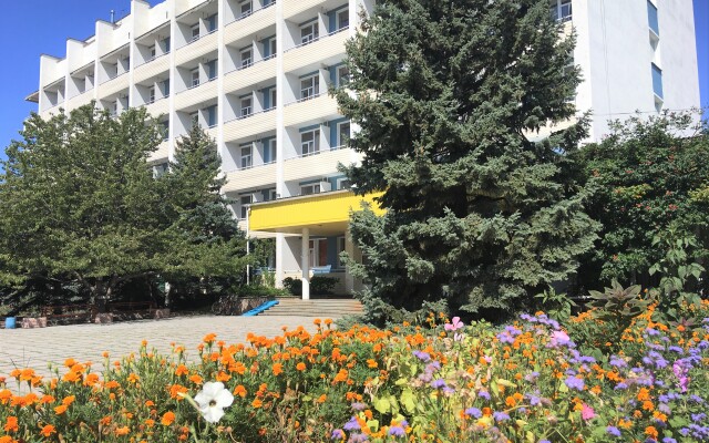 Yuzhny (Nikolaevka)