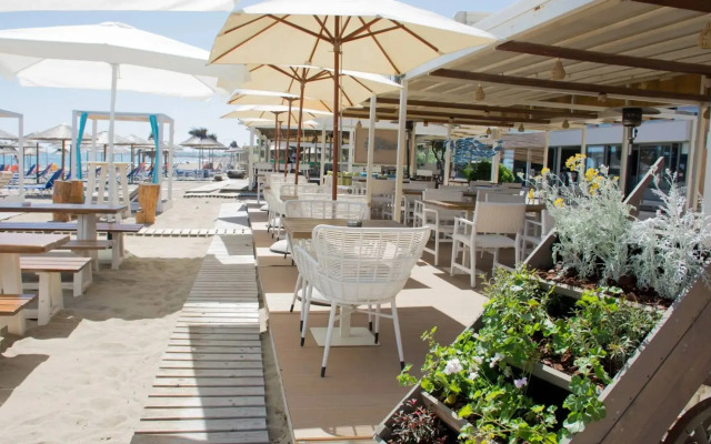 Yianna Caravel Suites