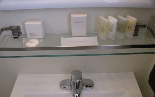 Tawsty Flower - Haines Suites