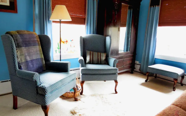 Inn on Crescent Lake Bed and Breakfast