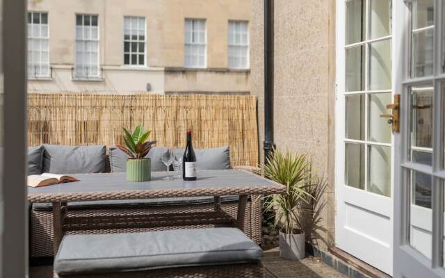 Crescent Mews
