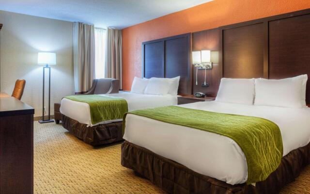 Comfort Inn & Suites Evansville Airport