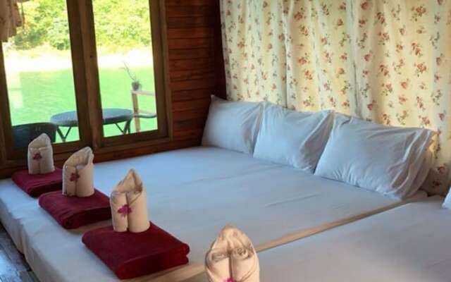 Orchid Lake House