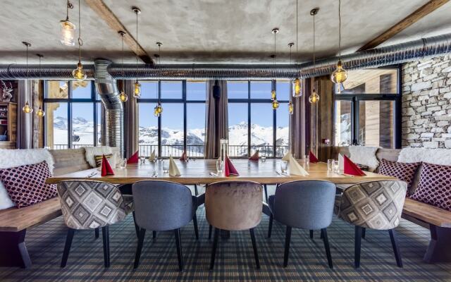 Luxury 8 bedrooms apartment, 380 sq.m. at 2551m. altitude