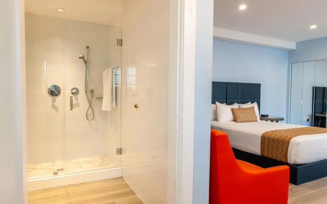 Oceanside Hotel and Suites
